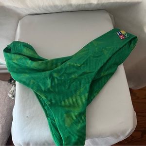 Roxy bathing suit bottoms🤍